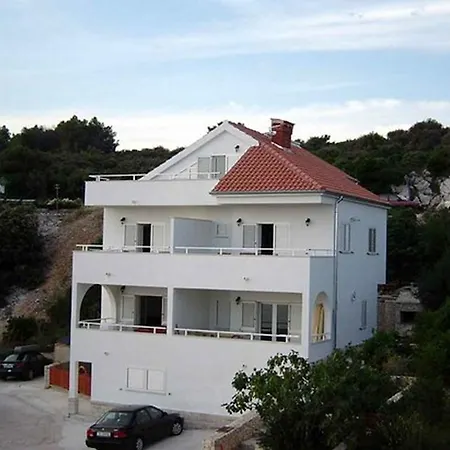 15704d Apartman